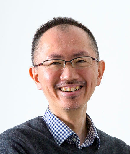 山本 俊 氏